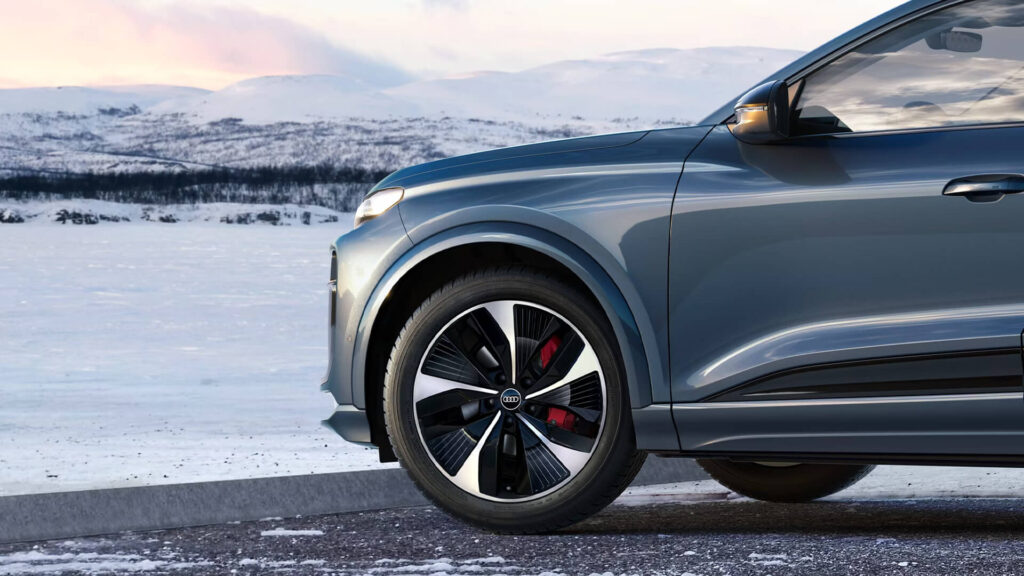 audi-ruota-cerchio-sfondo-neve